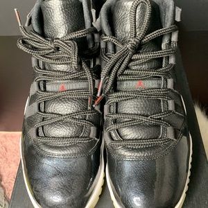 AIR JORDAN 11 RETRO (72-10)